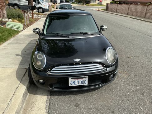 Used 2010 MINI Cooper Hardtop image 11
