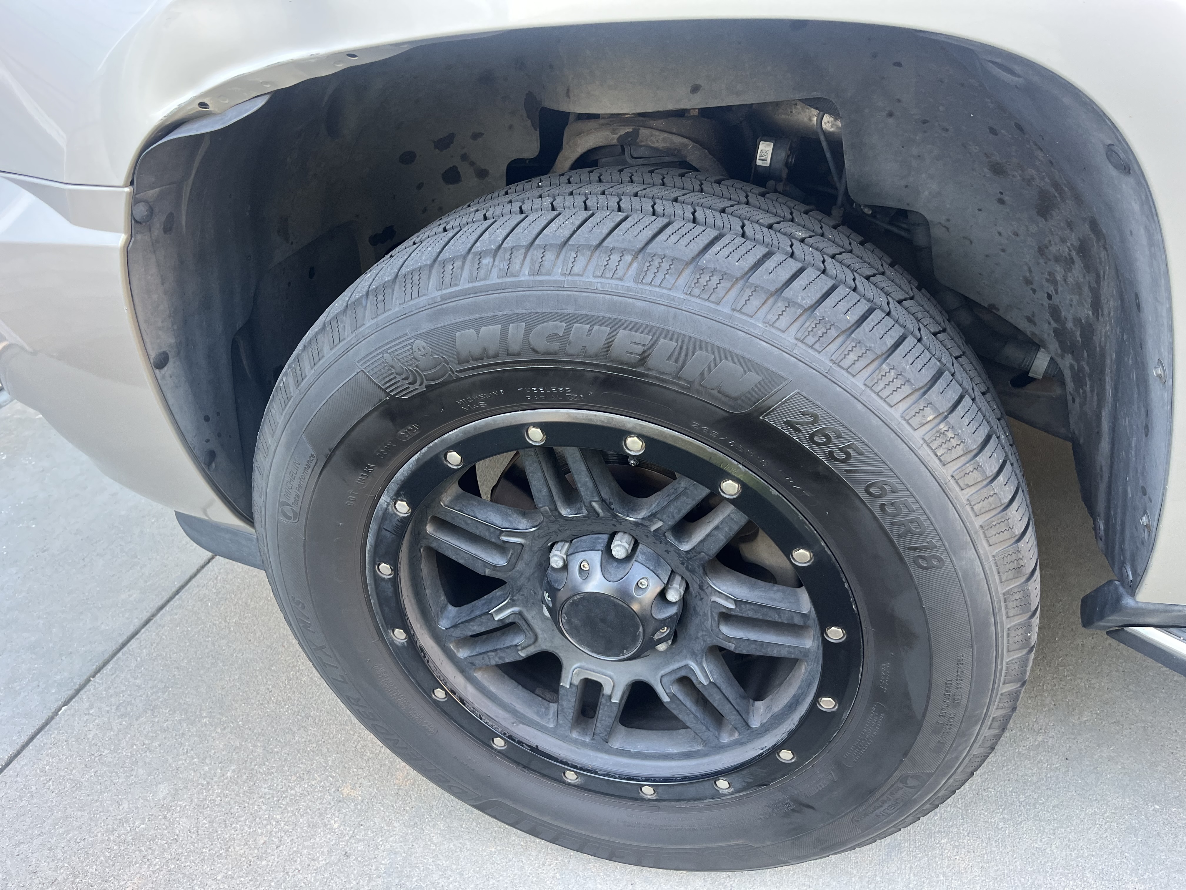 Used 2007 Cadillac Escalade AWD w/ Information Package image 13