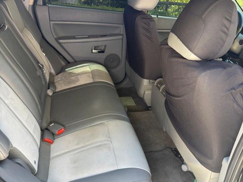 Used 2007 Jeep Grand Cherokee Overland RWD image 4