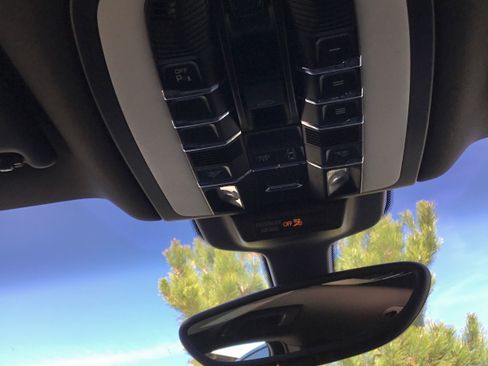 Used 2015 Porsche Macan S image 18