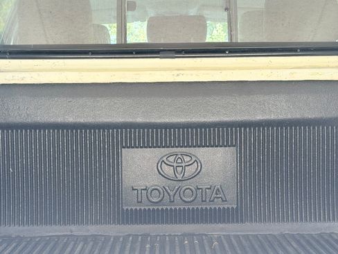 Used 2016 Toyota Tundra SR5 w/ SR5 Upgrade Package RWD image 29