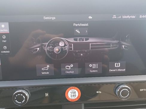 Used 2024 Porsche Macan image 34