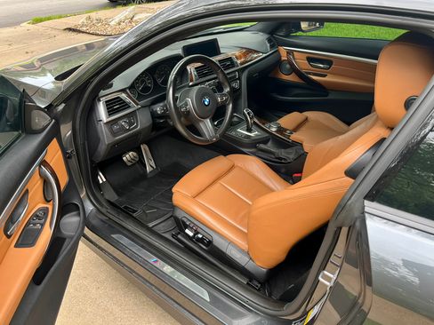 Used 2019 BMW 440i Coupe w/ M Sport Package RWD image 9