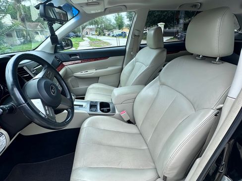 Used 2011 Subaru Outback 2.5i Limited w/ PWR Moonroof Pkg AWD/4WD image 13