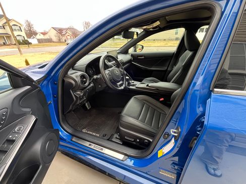 Used 2023 Lexus IS 350 F Sport image 4