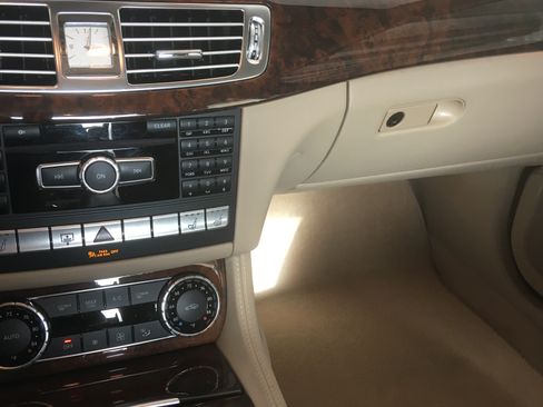 Used 2013 Mercedes-Benz CLS 550 4MATIC image 11