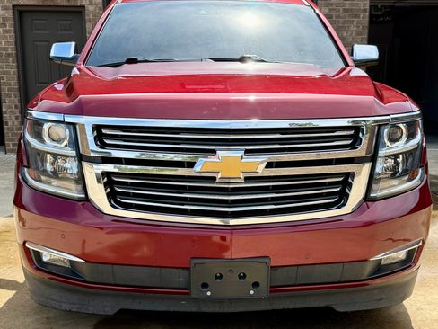Used 2017 Chevrolet Suburban Premier image 1