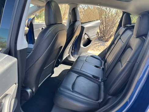 Used 2021 Tesla Model Y Long Range image 11