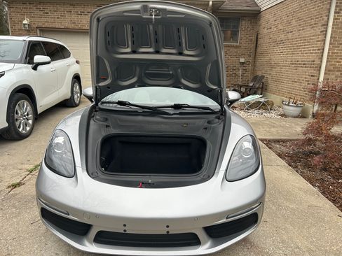 Used 2018 Porsche 718 Cayman image 15