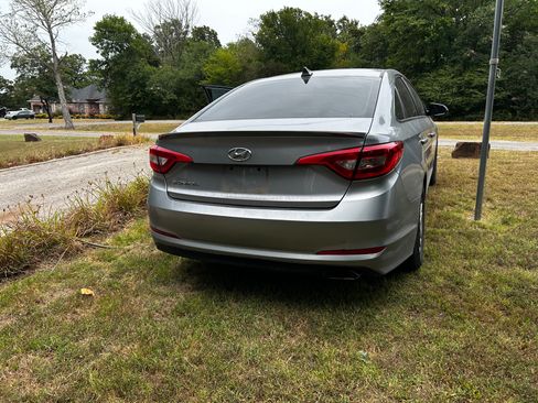 Used 2016 Hyundai Sonata SE FWD image 4