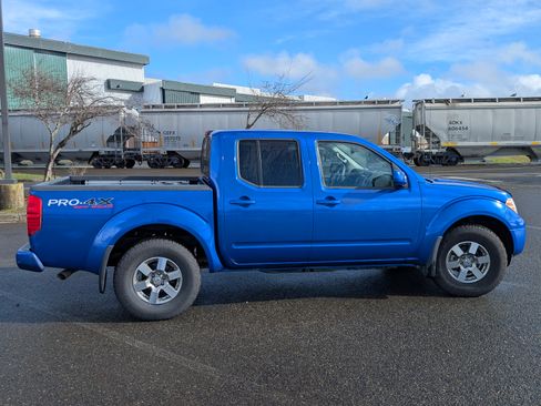 Used 2012 Nissan Frontier PRO-4X image 6