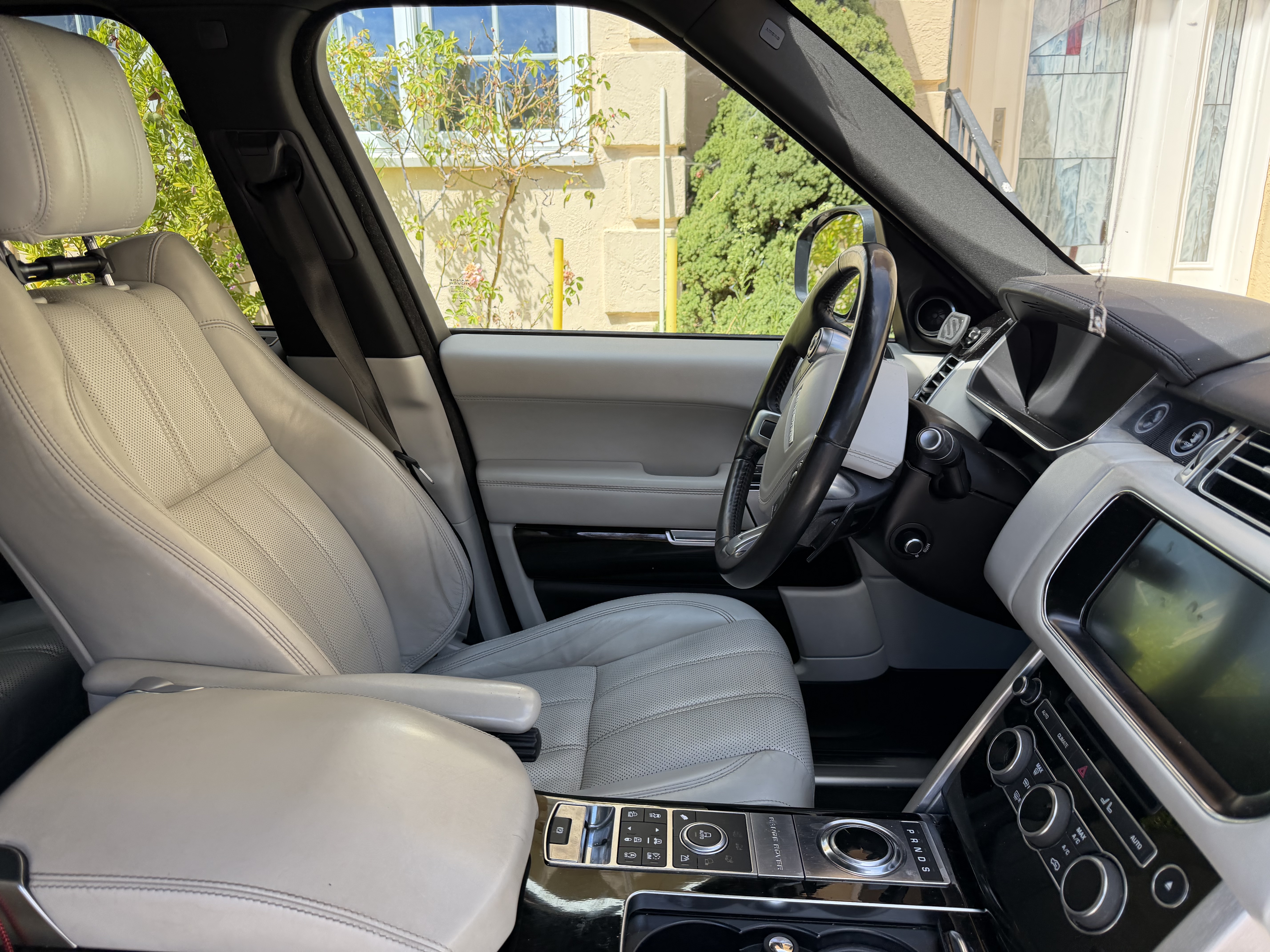 Used 2017 Land Rover Range Rover Supercharged AWD/4WD image 12