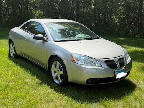 Used 2007 Pontiac G6 GT w/ Sport Package FWD image 2