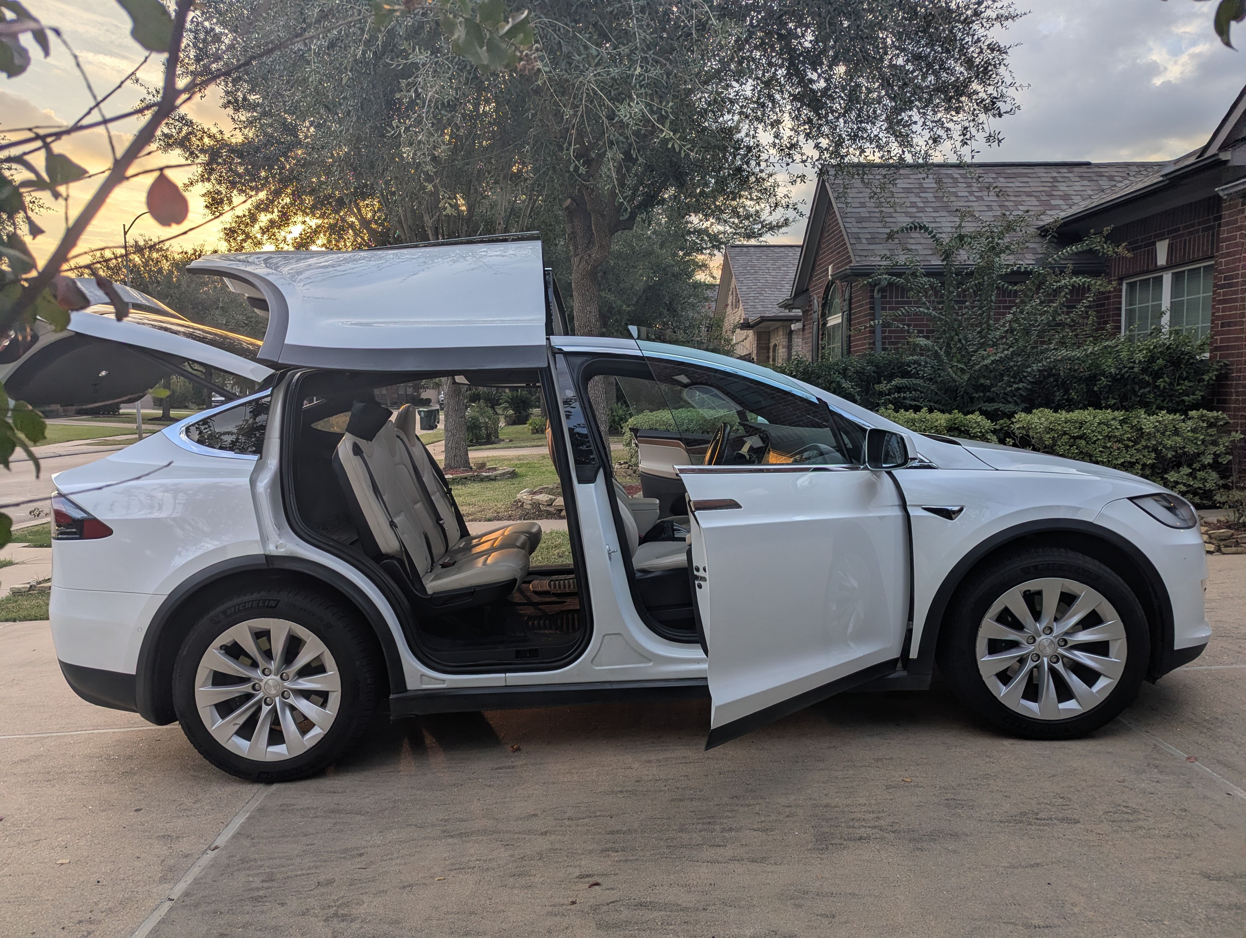 Used 2021 Tesla Model X Long Range AWD/4WD image 17