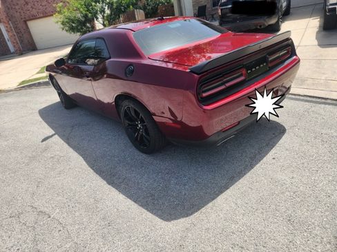 Used 2018 Dodge Challenger SXT Plus RWD image 5