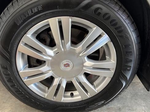 Used 2015 Cadillac SRX Luxury w/ Driver Awareness Package FWD image 15