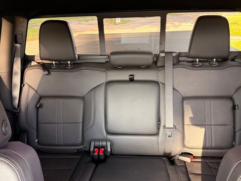 Used 2024 Chevrolet Silverado 1500 High Country w/ Midnight Edition image 21