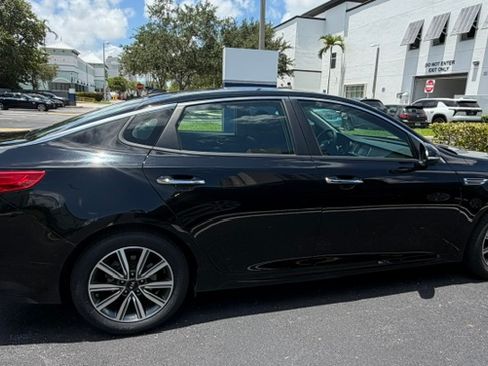 Used 2019 Kia Optima LX w/ LX 17" Wheel Package FWD image 4