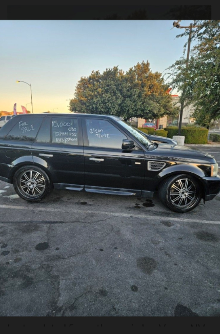 Used 2009 Land Rover Range Rover Sport HSE AWD/4WD image 2