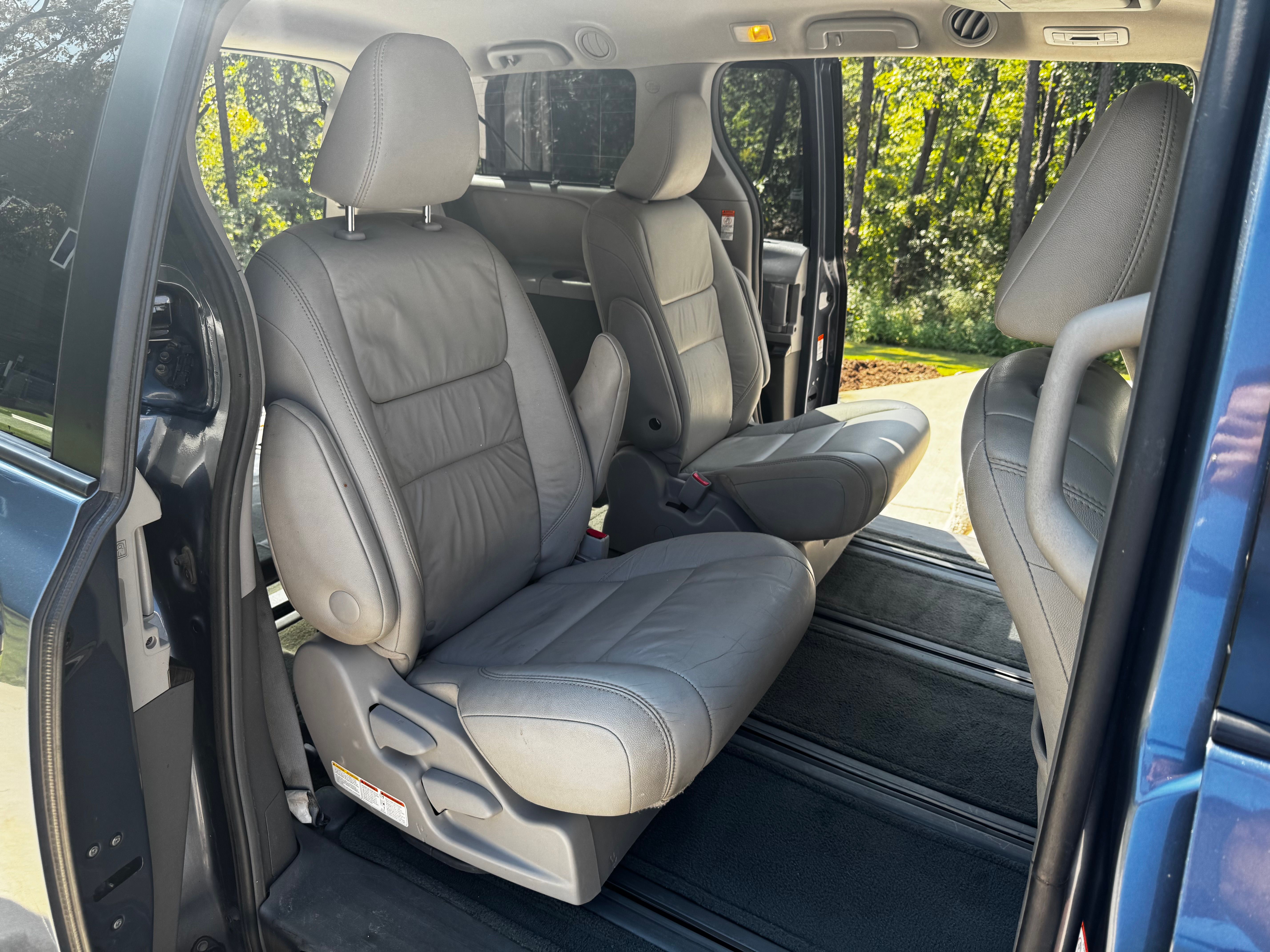 Used 2016 Toyota Sienna XLE Premium AWD/4WD image 12