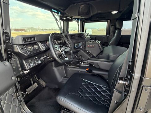 Used 1998 HUMMER H1 4-Door Hard Top image 10