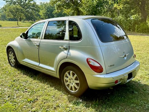 Used 2007 Chrysler PT Cruiser Touring w/ Fleet Value Group I FWD image 9