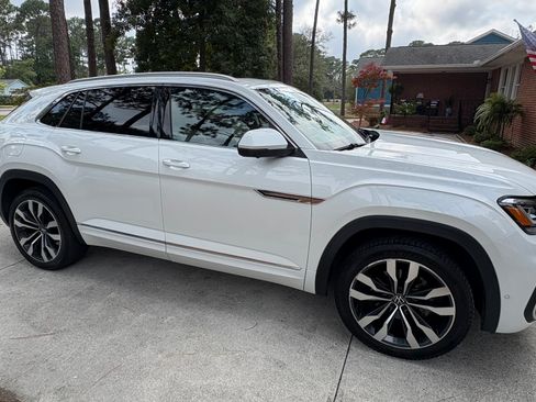 Used 2022 Volkswagen Atlas Cross Sport SEL Premium R-Line AWD/4WD image 2