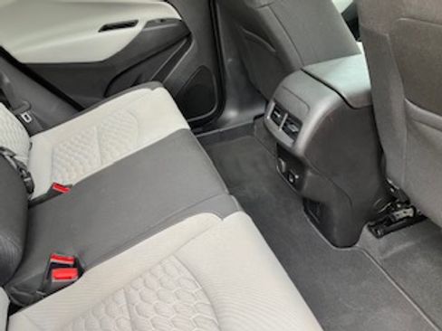 Used 2018 Chevrolet Equinox LT w/ Sun & Infotainment Package FWD image 8