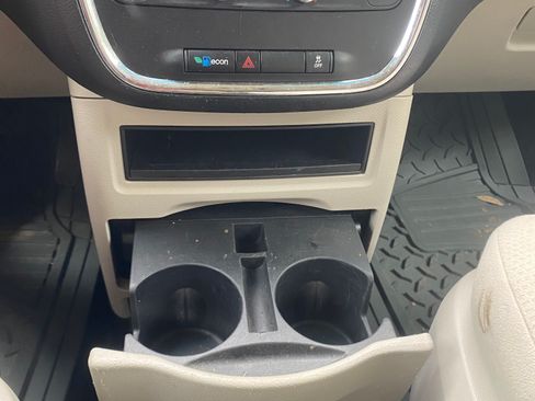 Used 2011 Dodge Grand Caravan Mainstreet w/ PWR Convenience Group FWD image 8