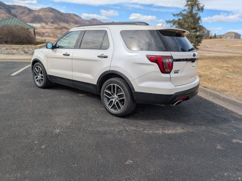 Used 2016 Ford Explorer Sport w/ Equipment Group 401A image 4
