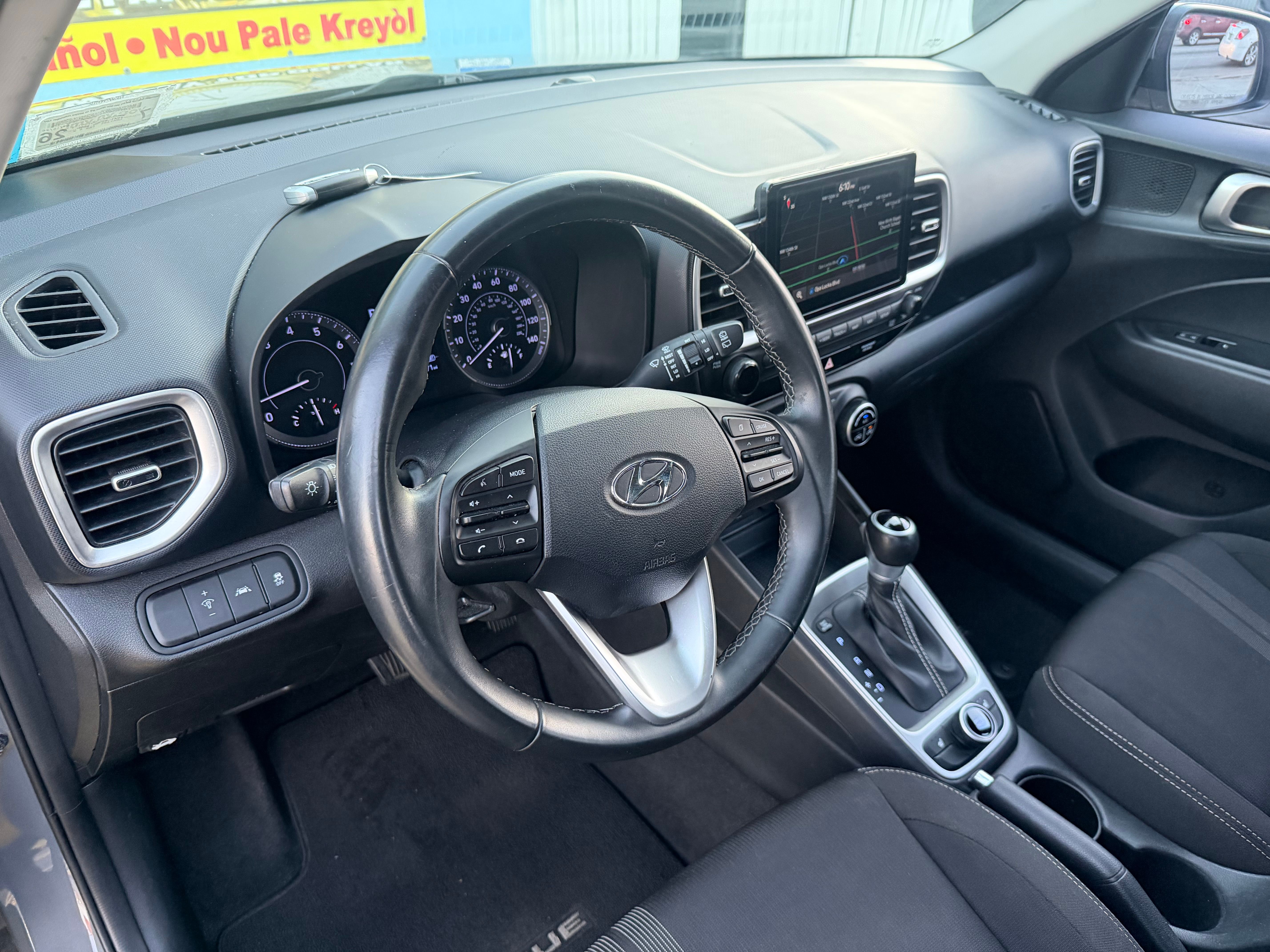Used 2021 Hyundai Venue SE FWD image 22