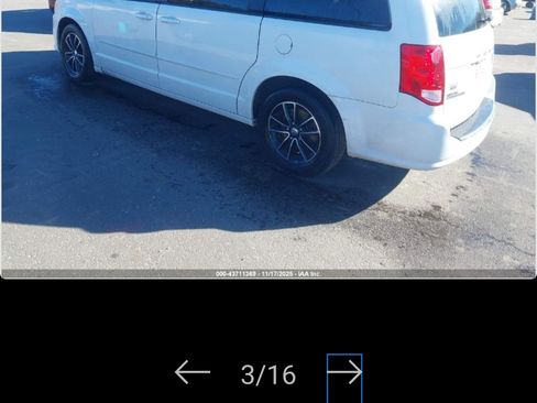 Used 2018 Dodge Grand Caravan SE image 5