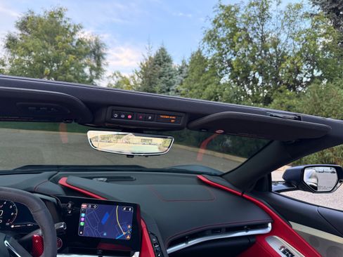 Used 2022 Chevrolet Corvette Stingray Preferred Cpe w/ Z51 Performance Package RWD image 31