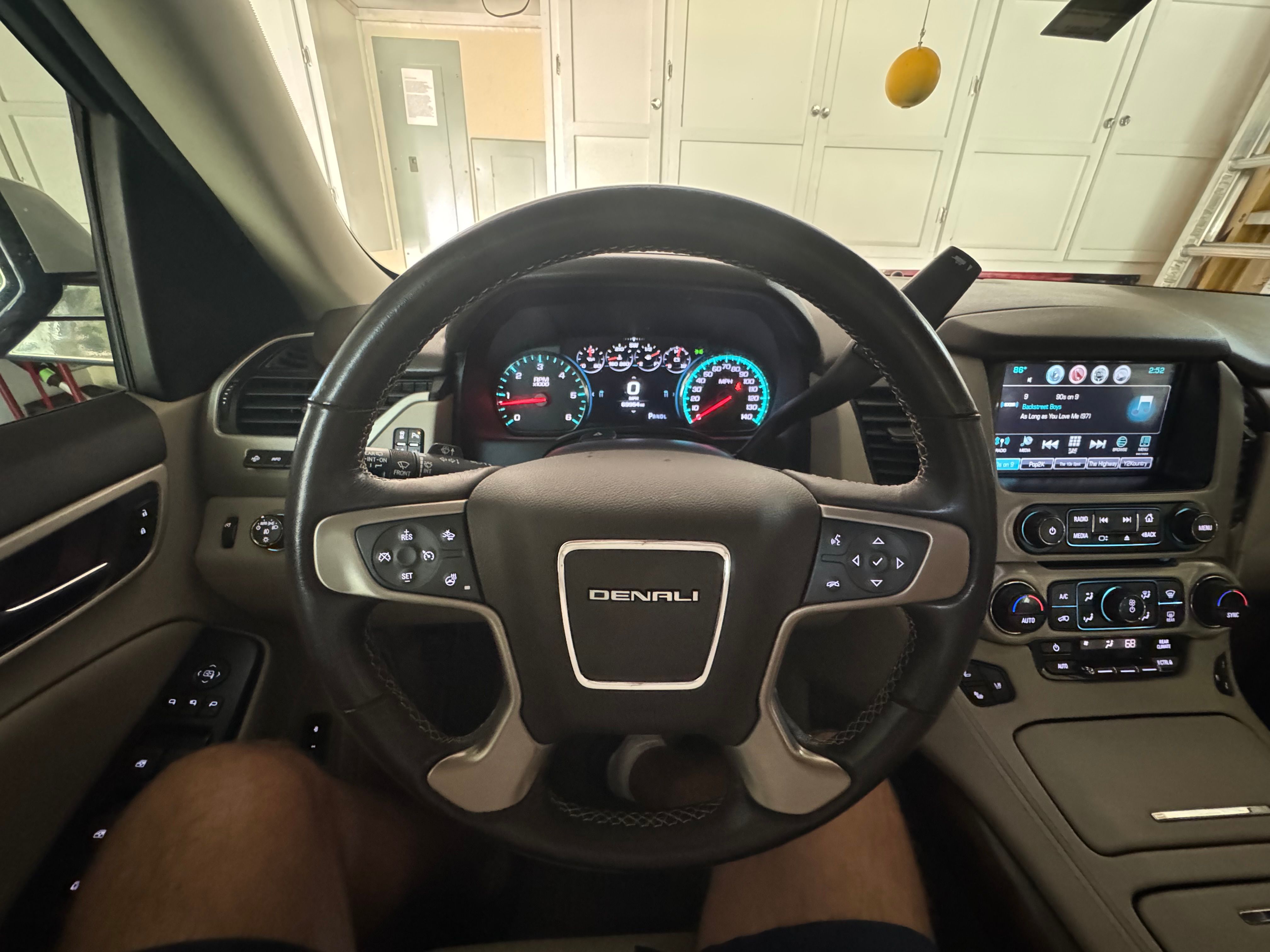 Used 2020 GMC Yukon Denali w/ Denali Premium Package AWD/4WD image 19