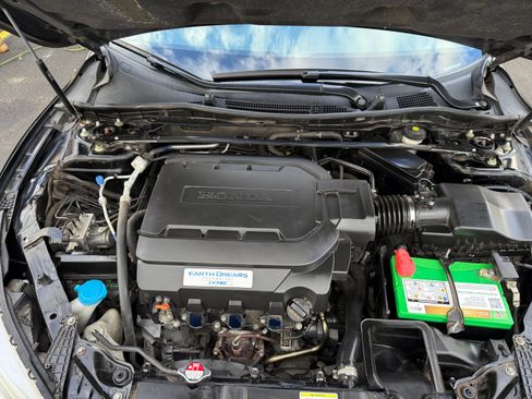 Used 2015 Honda Accord Touring image 15