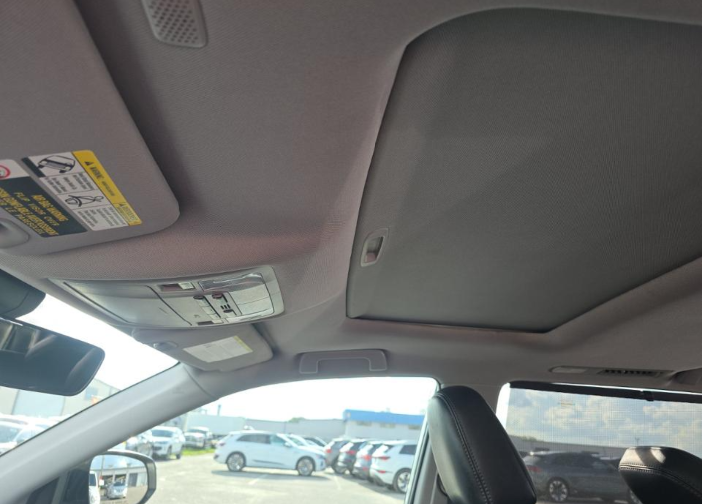 Used 2019 Toyota Highlander XLE FWD image 11