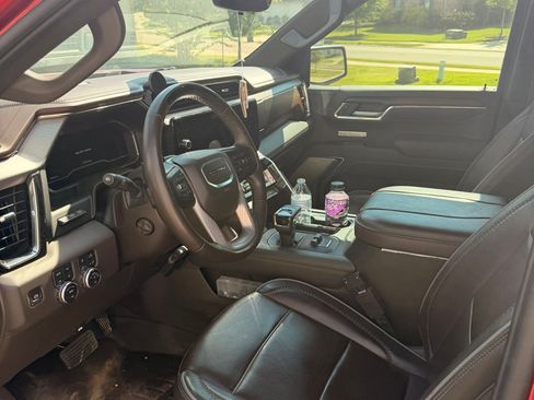 Used 2024 GMC Sierra 1500 Denali AWD/4WD image 11