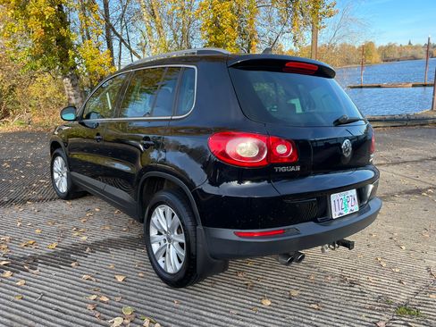 Used 2009 Volkswagen Tiguan SEL image 2
