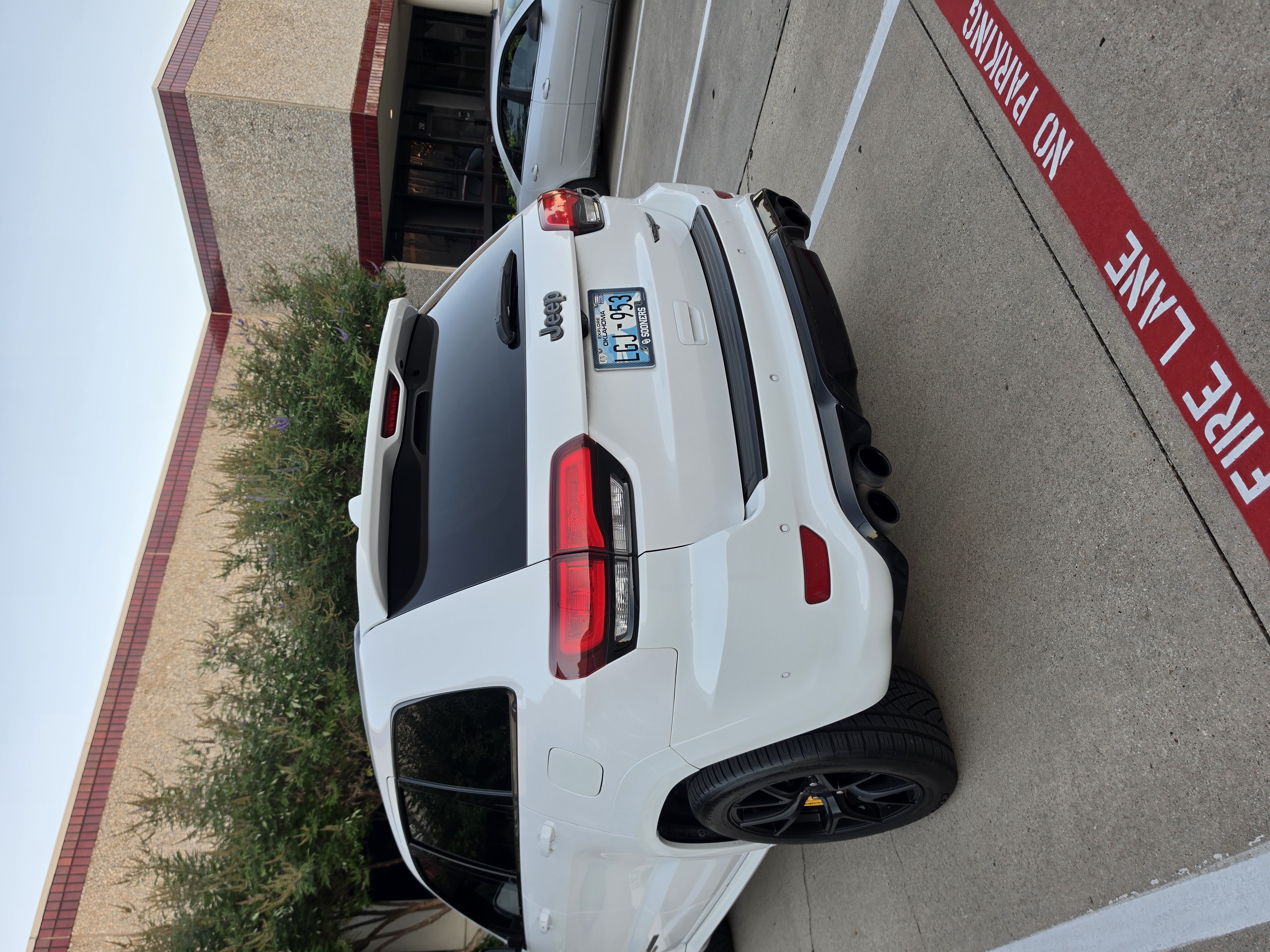 Used 2018 Jeep Grand Cherokee Trackhawk AWD/4WD image 6