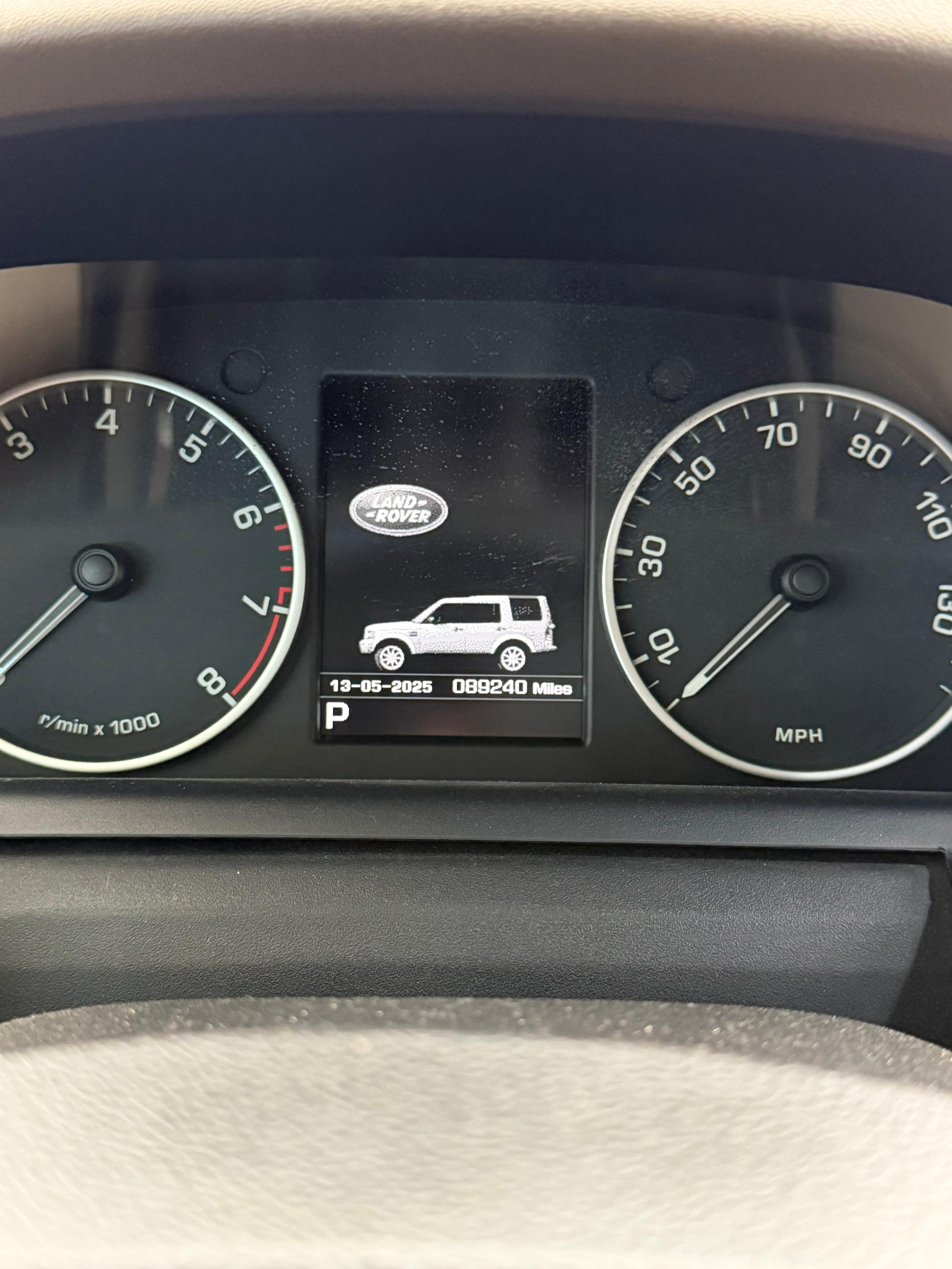 Used 2016 Land Rover LR4 HSE Silver Edition AWD/4WD image 7
