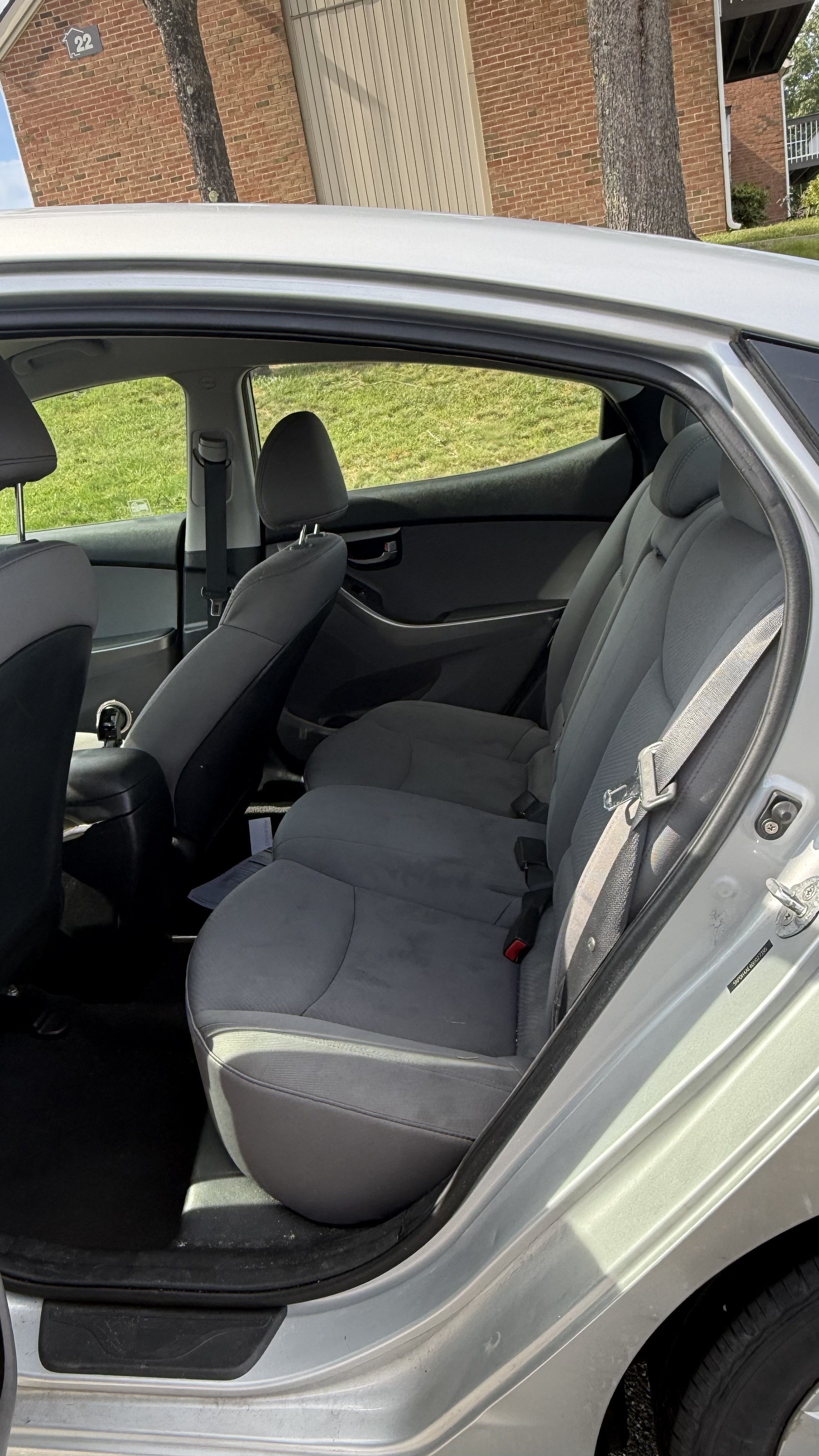 Used 2011 Hyundai Elantra GLS FWD image 4