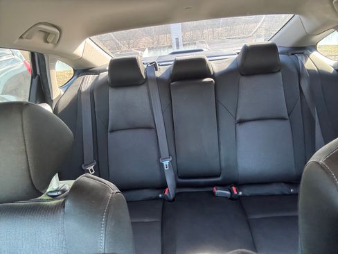 Used 2019 Honda Accord LX image 13