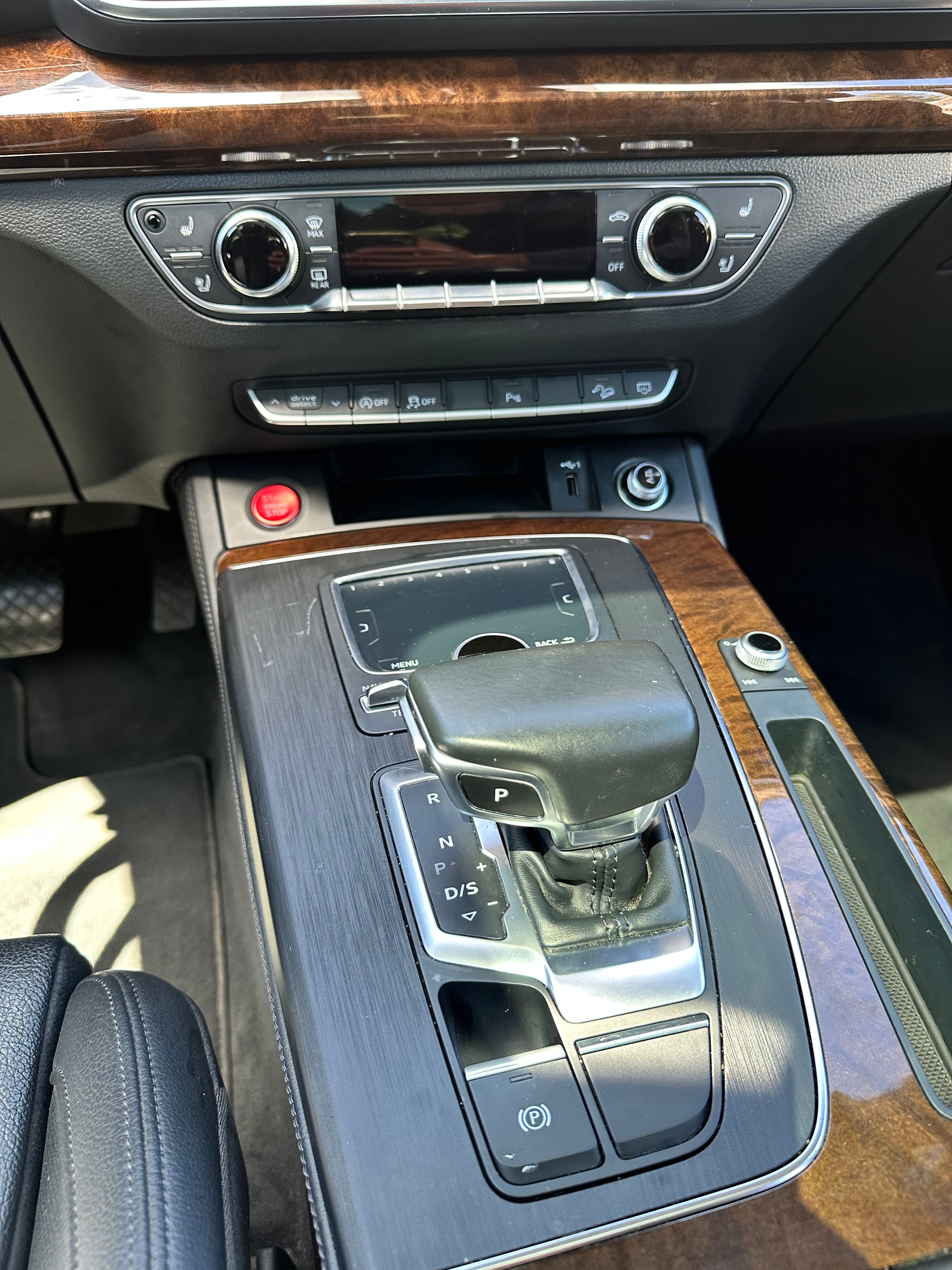 Used 2019 Audi Q5 2.0T Premium Plus w/ Premium Plus Package AWD/4WD image 12