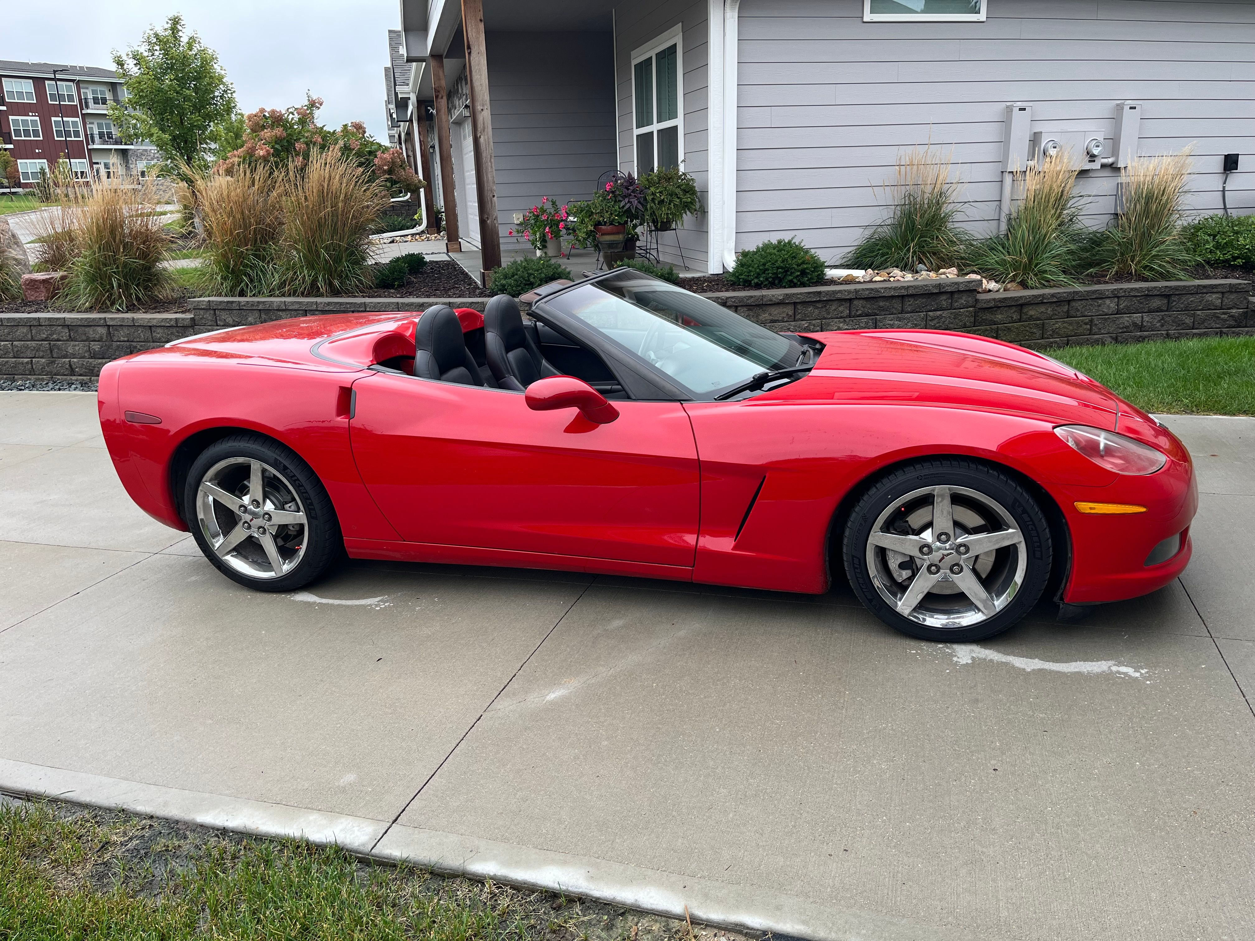 Used 2007 Chevrolet Corvette Convertible w/ Preferred Equipment Group RWD image 1