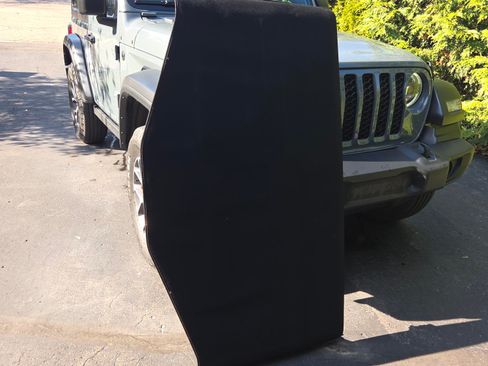 Used 2024 Jeep Wrangler Sport image 17