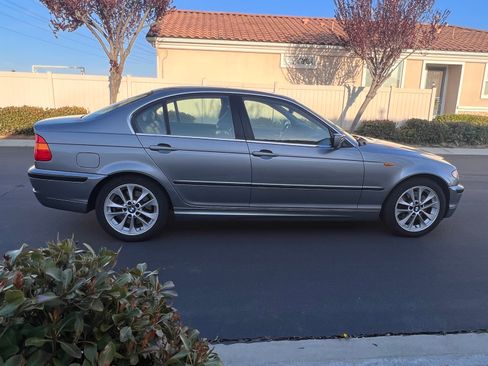 Used 2003 BMW 330xi Sedan image 16