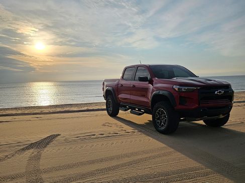 Used 2024 Chevrolet Colorado ZR2 w/ Safety Package image 6