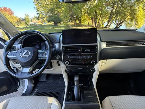 Used 2023 Lexus GX 460 Premium image 5