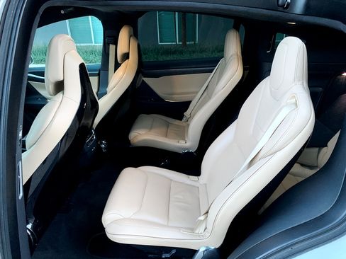 Used 2016 Tesla Model X 90D image 16