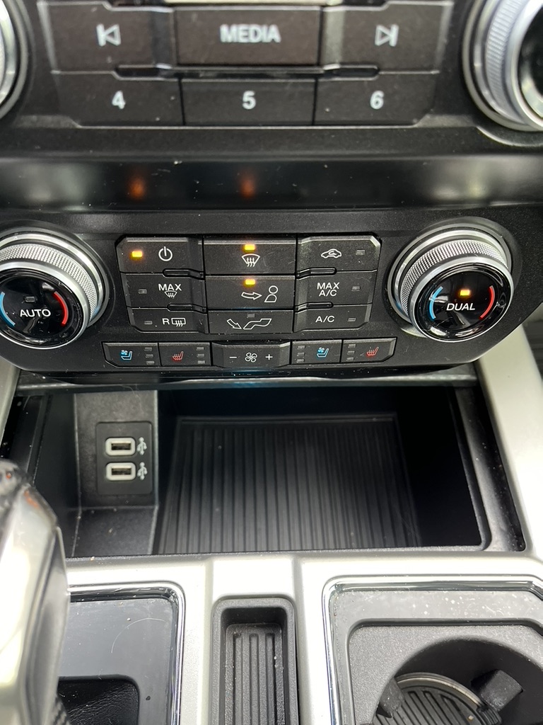 Used 2019 Ford F150 Lariat w/ Equipment Group 502A Luxury AWD/4WD image 13